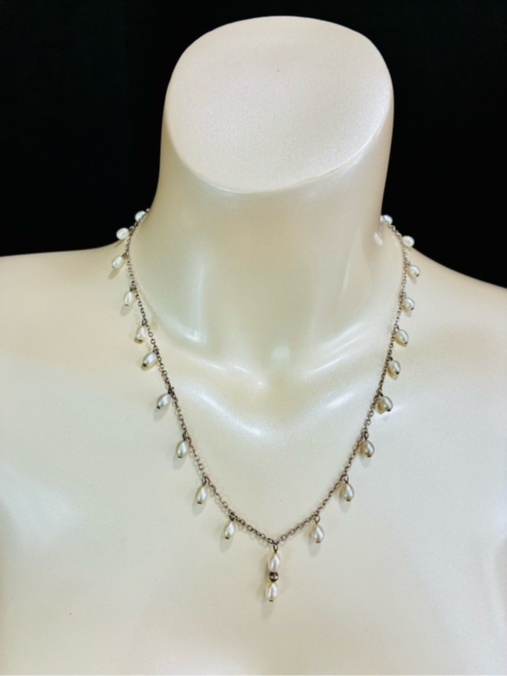 VTG Pearl Teardrop Station Necklace in White on Silver Chain Easy Everyday Chic